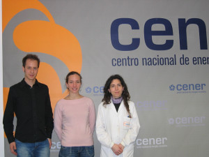 Visita de técnicos del centro tecnológico de Pau (Francia). En la foto, Camille GALIBARDY y Vincent Nordman acompañados por Irantzu Alegría, de CENER.